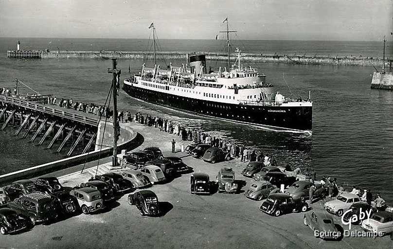 76 Dieppe Paquebot Arromanches.jpg